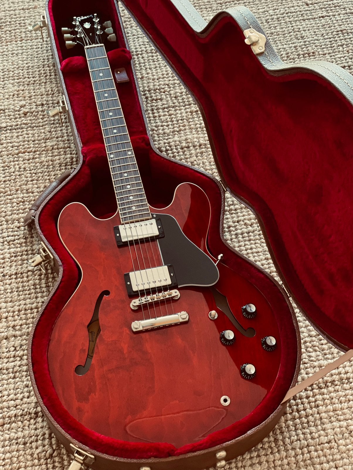 Gibson ES-335 Sixties Cherry, Muziek en Instrumenten, Snaarinstrumenten | Gitaren | Elektrisch, Ophalen, Zo goed als nieuw, Semi-solid body