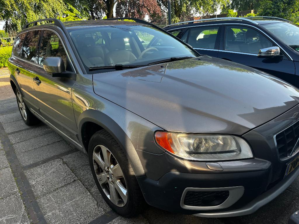 Volvo XC70 3.2 AWD Geartronic 2008 bruin, Auto's, Volvo, Automaat, 238 pk, 1800 kg, Beige