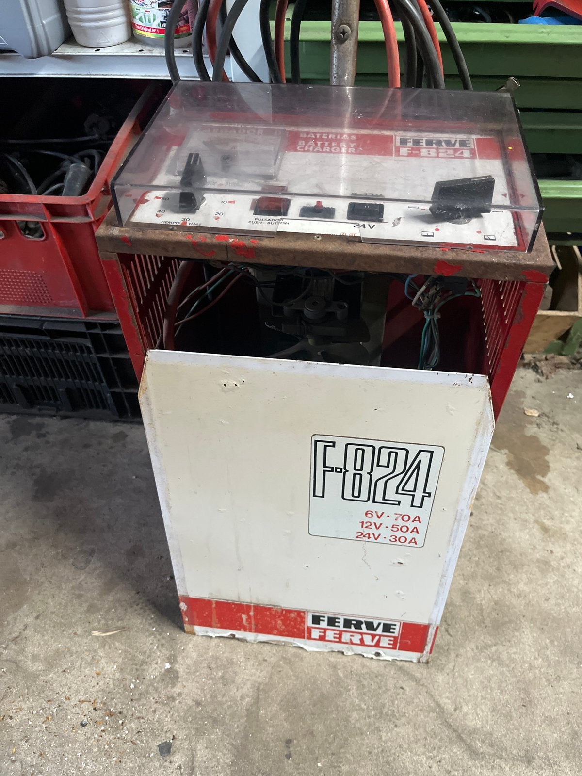 Ferve F-824 Acculader 6V 12V 24V - booster Lader, Auto-onderdelen, Ophalen, Gebruikt, Universele onderdelen
