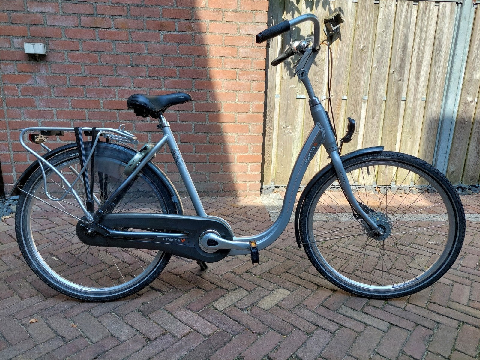 Sparta Entree met comfortabele lage instap & 7 versnellingen, Ophalen, Terugtraprem, Sparta, Versnellingen