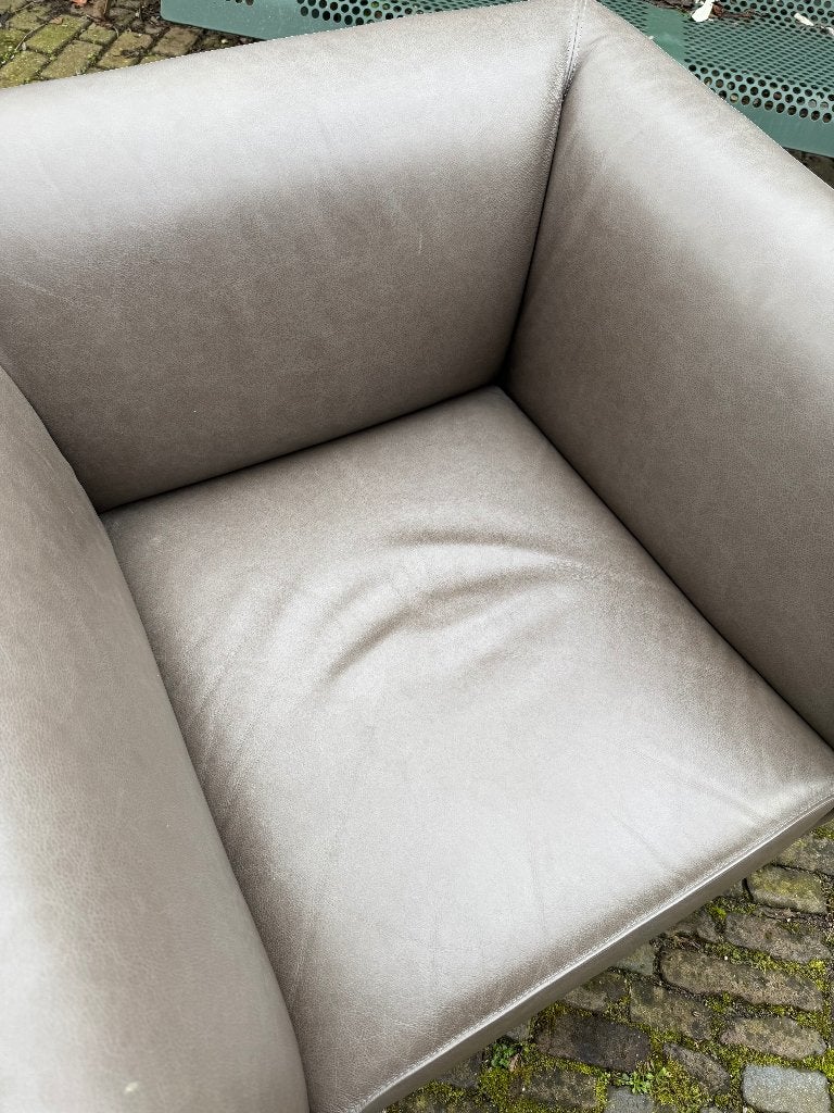 Gelderland 4800 Fauteuil Henk Vos Taupe leer nieuwstaat, Ophalen, Hout, 75 tot 100 cm, Zo goed als nieuw