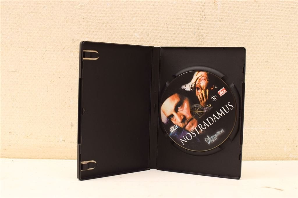 1 DVD box Nostradamus 50859, Alle leeftijden, Ophalen of Verzenden, Gebruikt, Oorlog of Misdaad