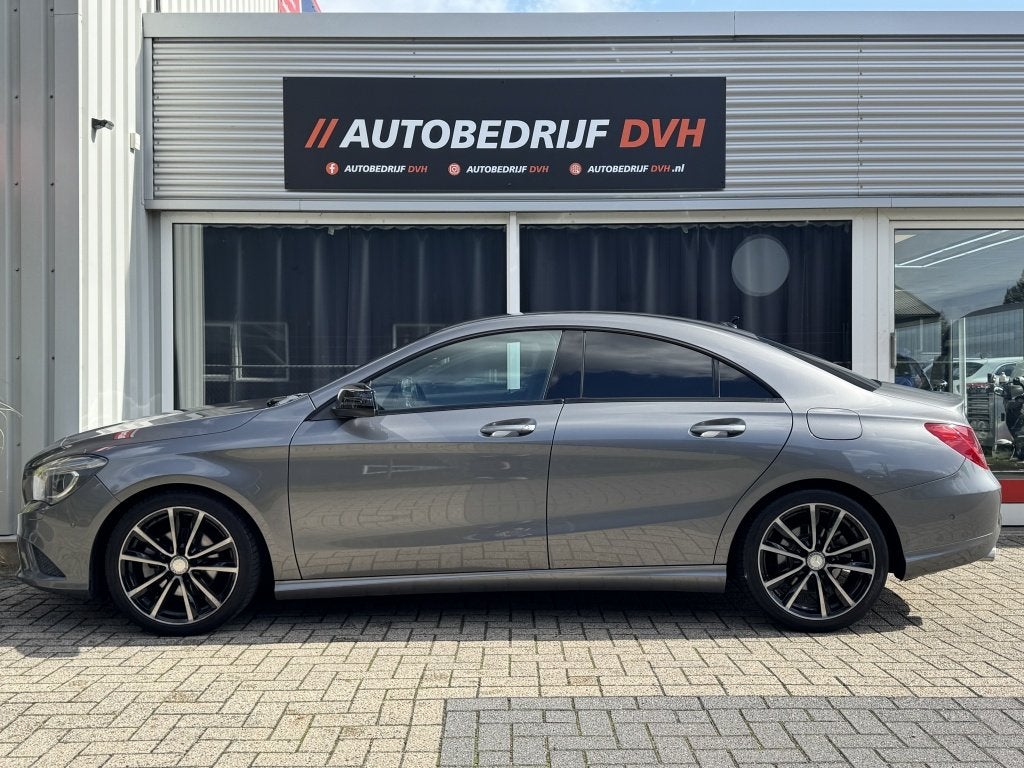 Mercedes-Benz CLA-Klasse 180 / CRUISE / PARKEERSENS / AIRCO, Auto's, CLA, Gebruikt, 4 cilinders, Leder en Stof