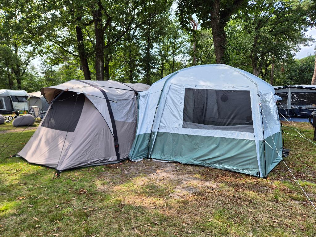 Quechua Bustent met bogen Van Connect, Caravans en Kamperen, Tenten, Ophalen, Zo goed als nieuw