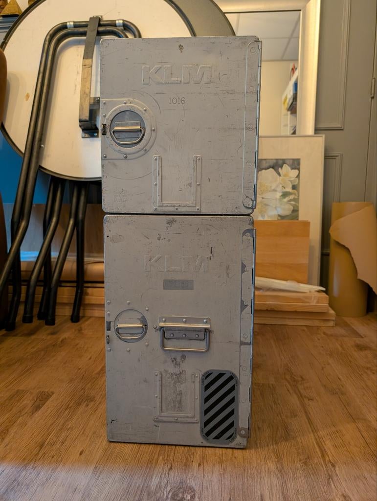 Vintage KLM Vliegtuig Trolleys / Catering Containers (2 st.), Ophalen, Gebruikt
