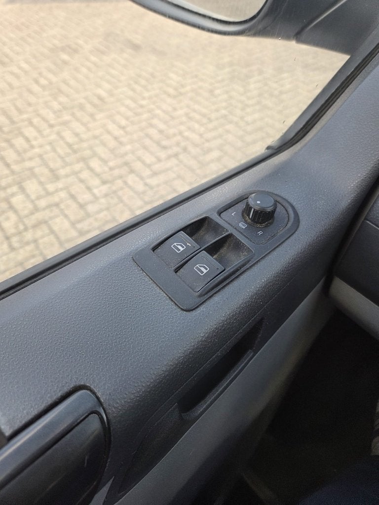 Foto 16 van SUPER MOOIE VW Transporter AUTOMAAT  C 2.0 D 2011