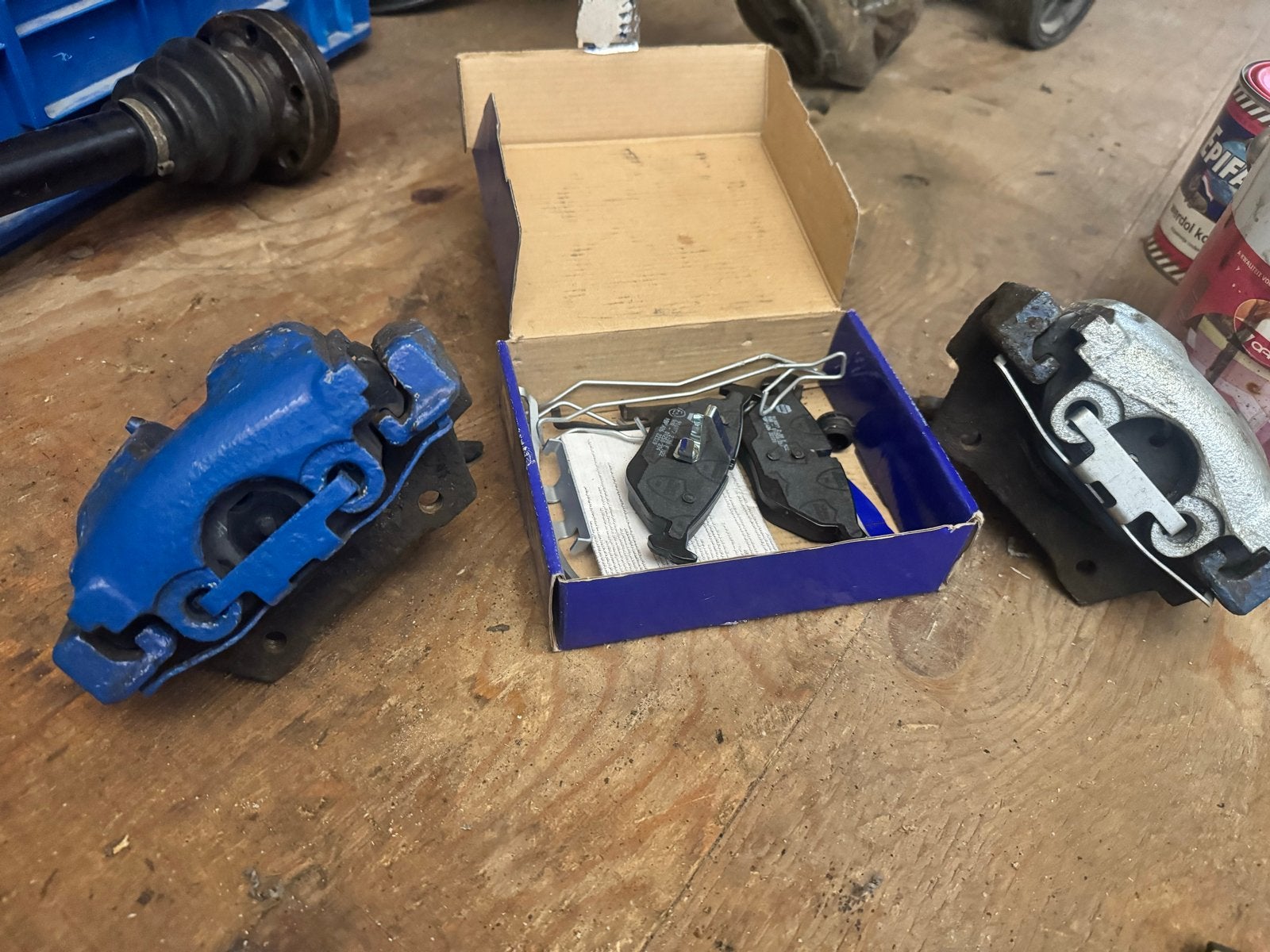 BMW E46 316i/318i Remklauw achter met blokje, Ophalen of Verzenden, Gebruikt, BMW