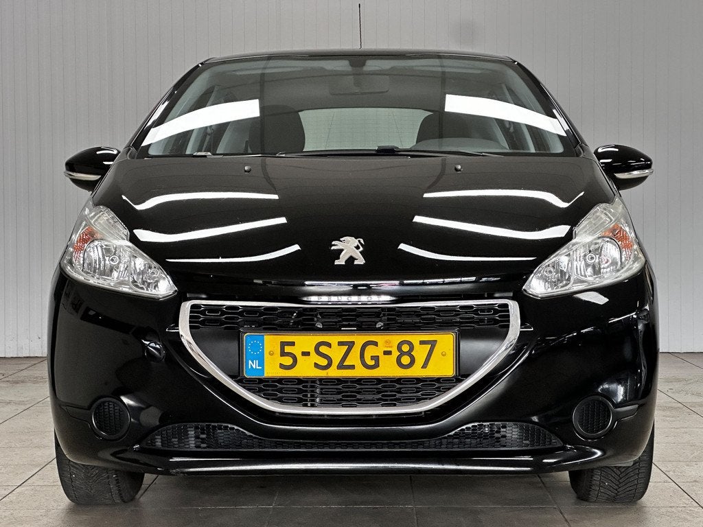 Peugeot 208 1.2 e-VTi Active/ Trekhaak/ Automaat/ 5-Drs/ Air, Euro 5, Stof, Zwart, 1199 cc