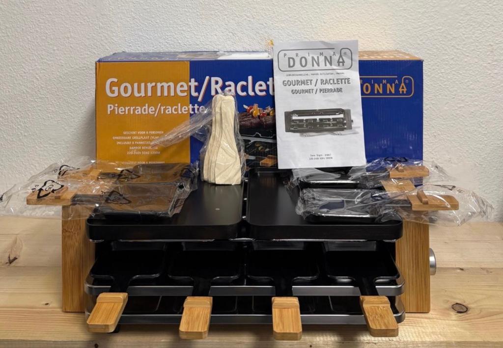 Prima Donna Gourmet Raclette Set - Nieuw in doos, Witgoed en Apparatuur, Ophalen of Verzenden, Zo goed als nieuw