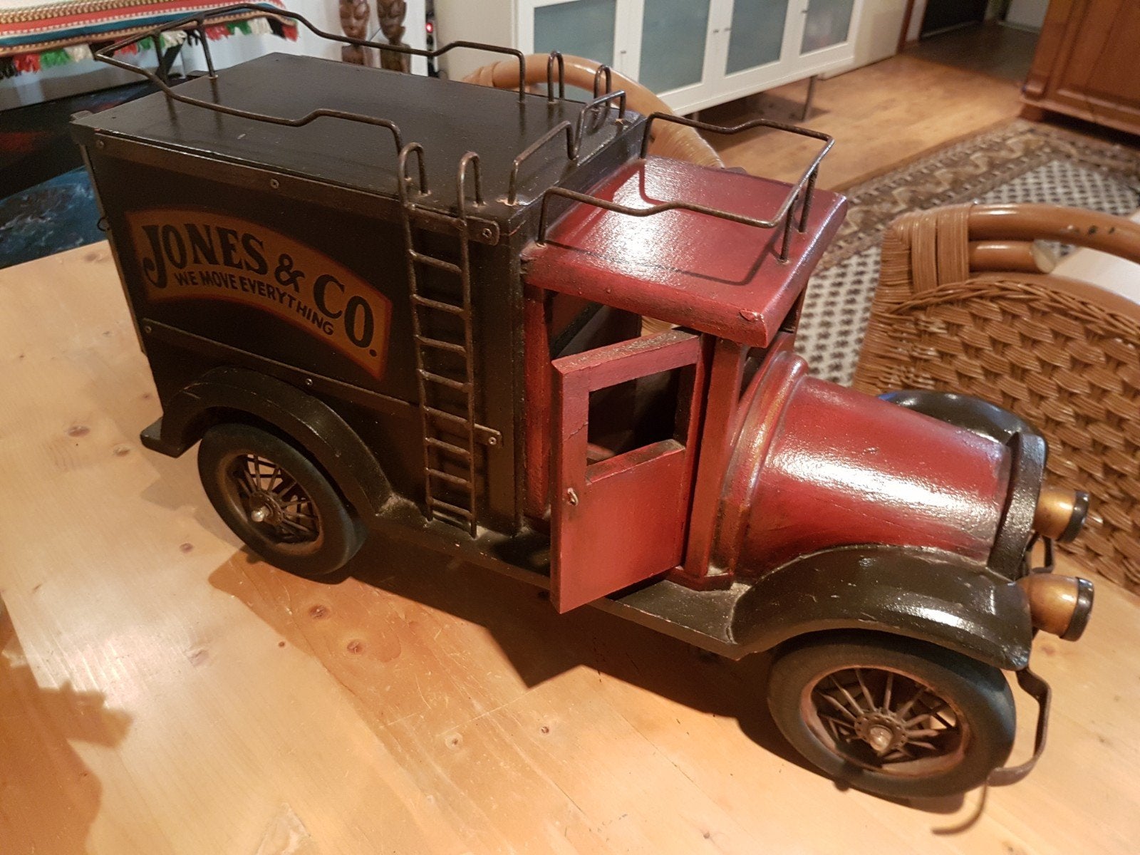 Decoratieve vintage vrachtwagen 'Jones & Co', Ophalen of Verzenden