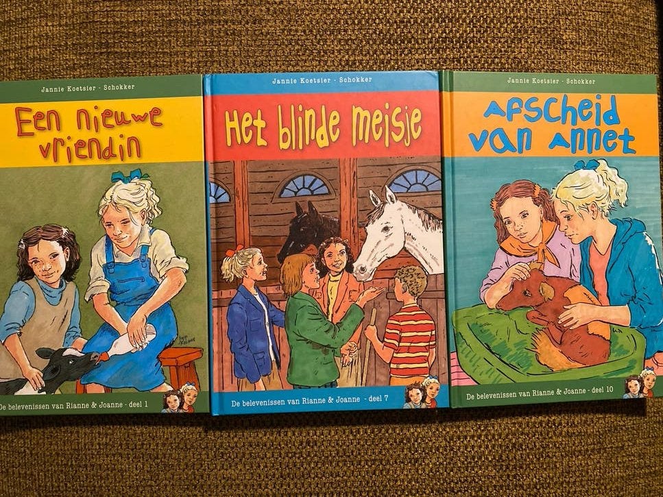 Jannie Koetsier - De belevenissen van Rianne & Joanne, Ophalen of Verzenden, Zo goed als nieuw, Fictie