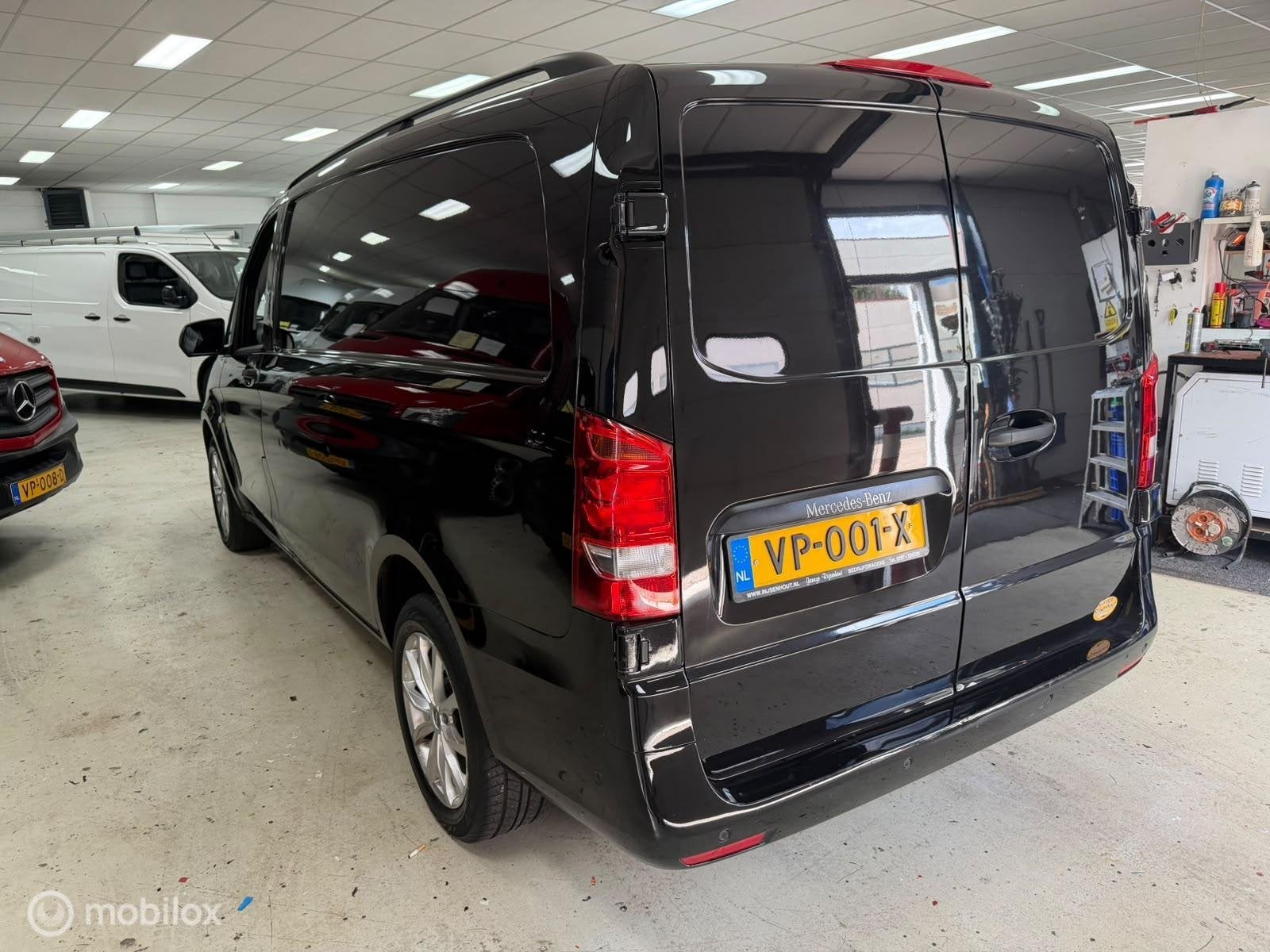 Mercedes Vito 109 CDI Functional Lang Airco Navi, Auto's, Euro 5, Gebruikt, 4 cilinders, Zwart