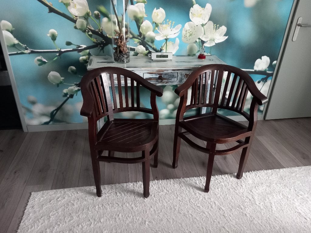 2 stoelen (kolonial look), Ophalen, Gebruikt, Twee, Bruin