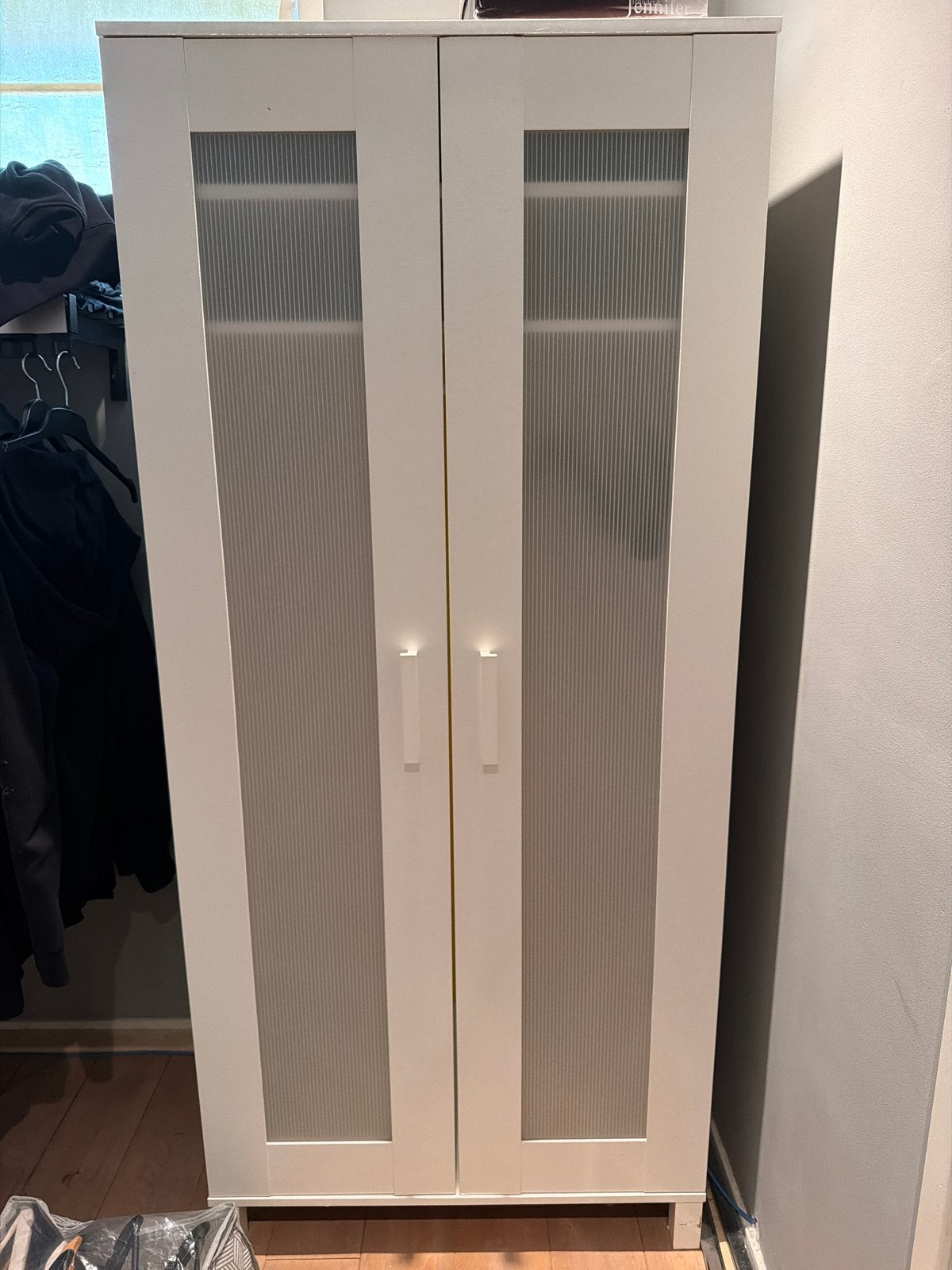 Witte kledingkast met glazen deuren, Gebruikt, 150 tot 200 cm, 25 tot 50 cm, Overige houtsoorten