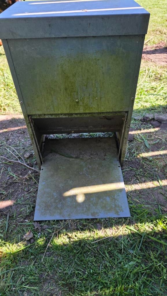 Voersilo, Ophalen of Verzenden, Zo goed als nieuw, Drinken en Voederen