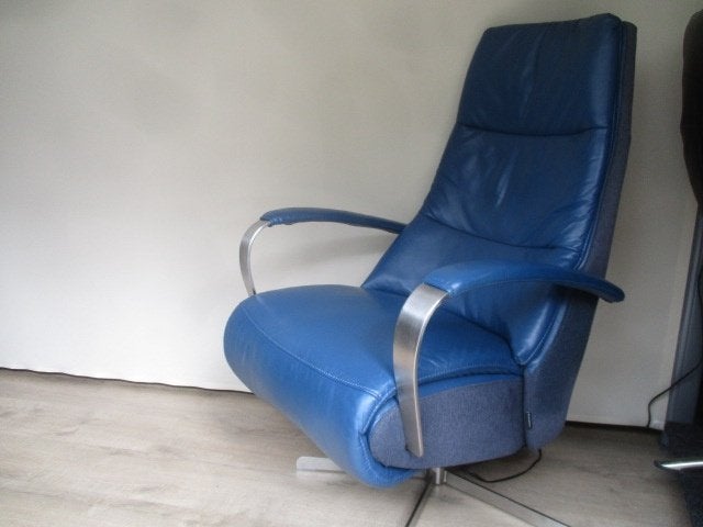 KEURIGE Prominent design relax fauteuil blauw leer / stof, Metaal, Minder dan 75 cm, Ophalen of Verzenden, Zo goed als nieuw