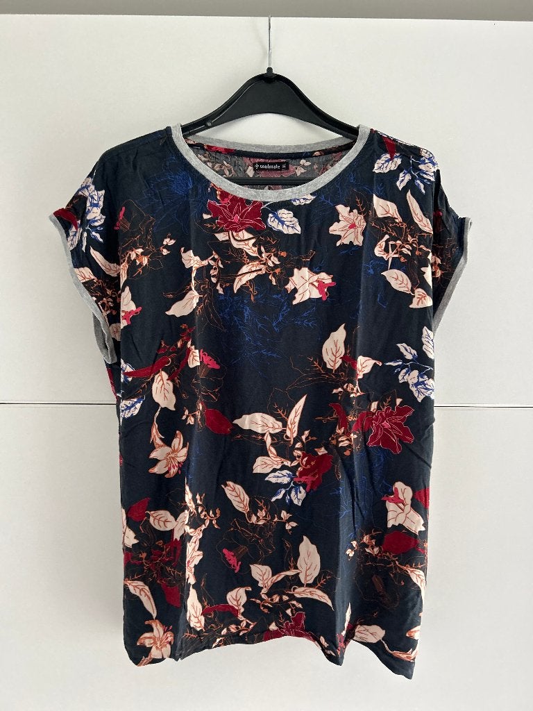 Soulmate donkerblauwe T-shirt met bloemen, Kleding | Dames, Blauw, Maat 46/48 (XL) of groter, Ophalen of Verzenden, Korte mouw