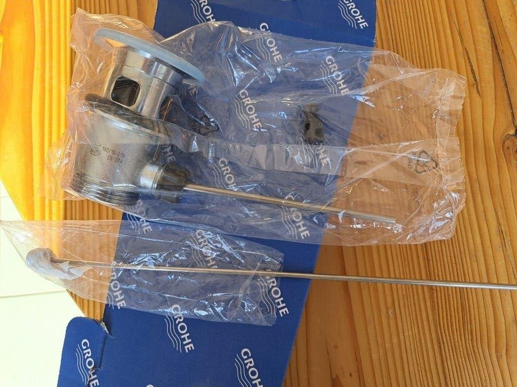 Te koop Afvoerplug / wastafelplug met waste, Doe-het-zelf en Verbouw, Ophalen of Verzenden, Nieuw, Rvs, Wastafel
