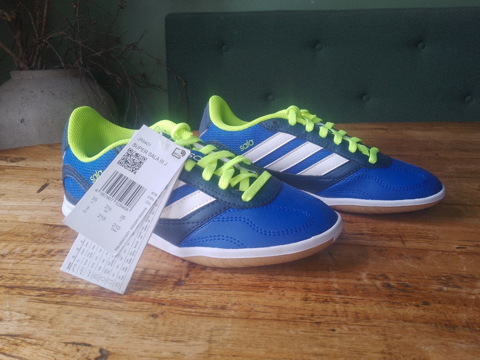 Adidas Super Sala IJ zaalschoenen - Nieuw met kaartjes, Kinderen en Baby's, Kinderkleding | Schoenen en Sokken, Adidas, Nieuw