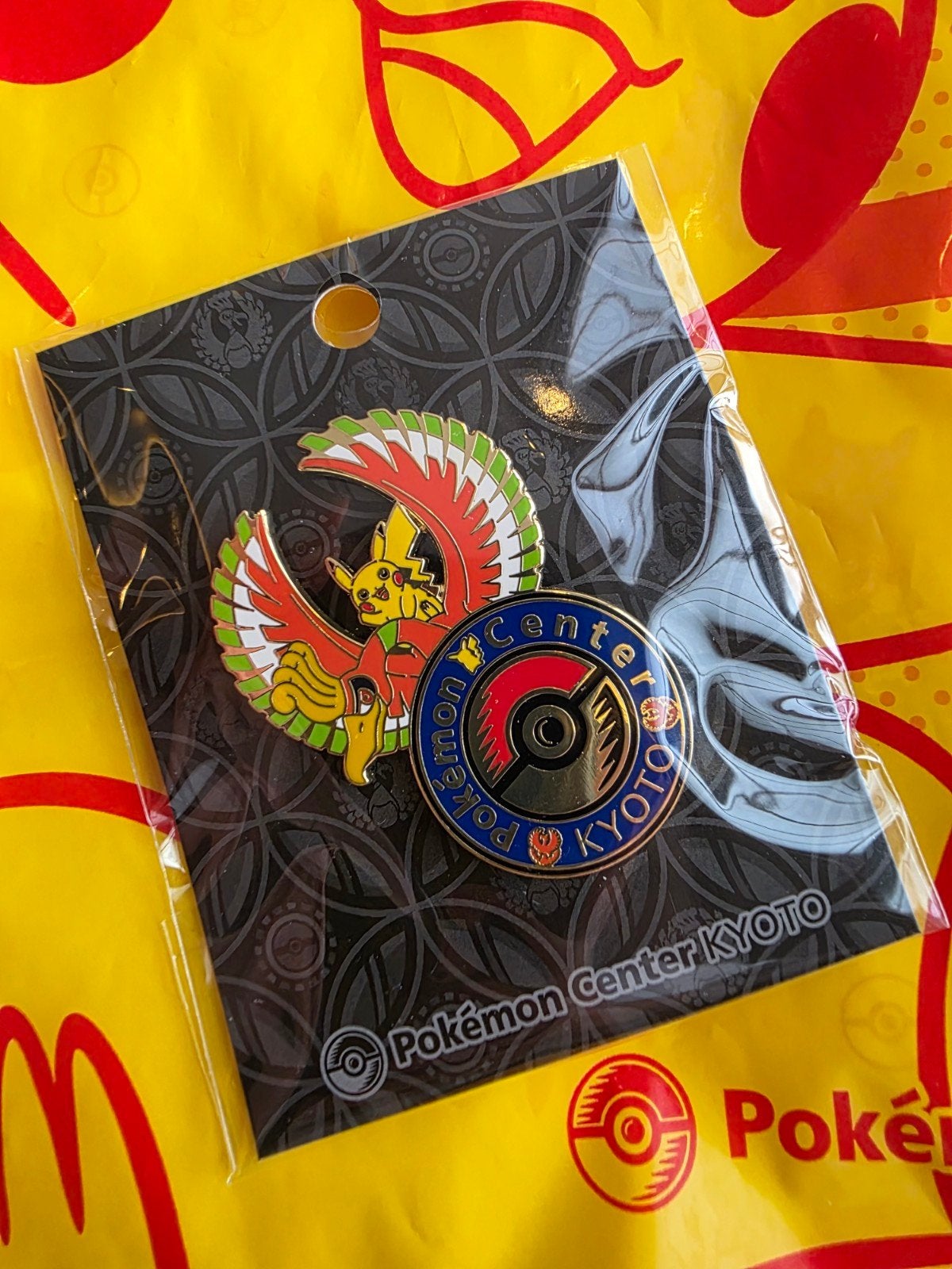 Pokémon Pin Pikachu & Ho-Oh - Exclusief Kyoto Center (Nieuw!, Ophalen of Verzenden, Nieuw, Figuurtje, Speldje of Pin