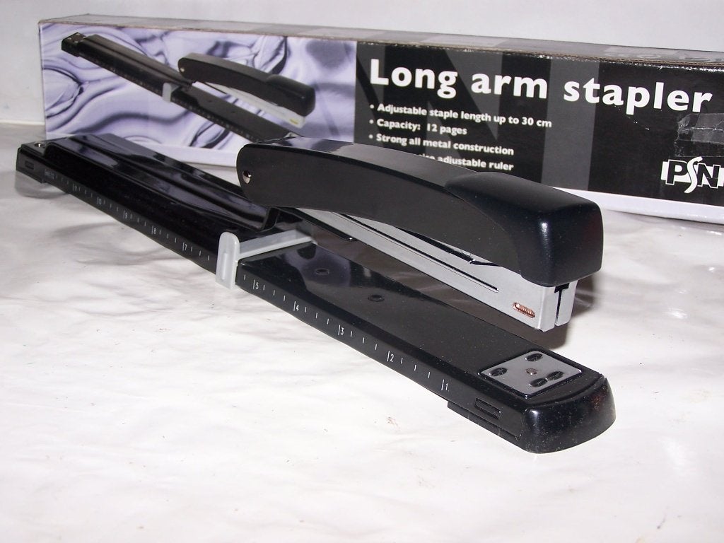 Lange-arm nietmachine. Nieuw/ongebruikt in doos., Ophalen of Verzenden, Nieuw