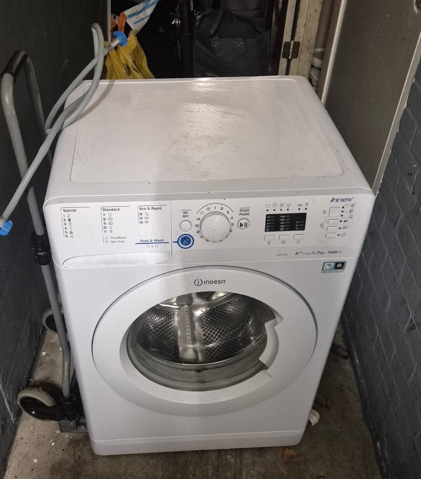 Indesit Innex Wasmachine - 7kg, 1400 toeren, Gebruikt, Ophalen of Verzenden, Voorlader, 85 tot 90 cm