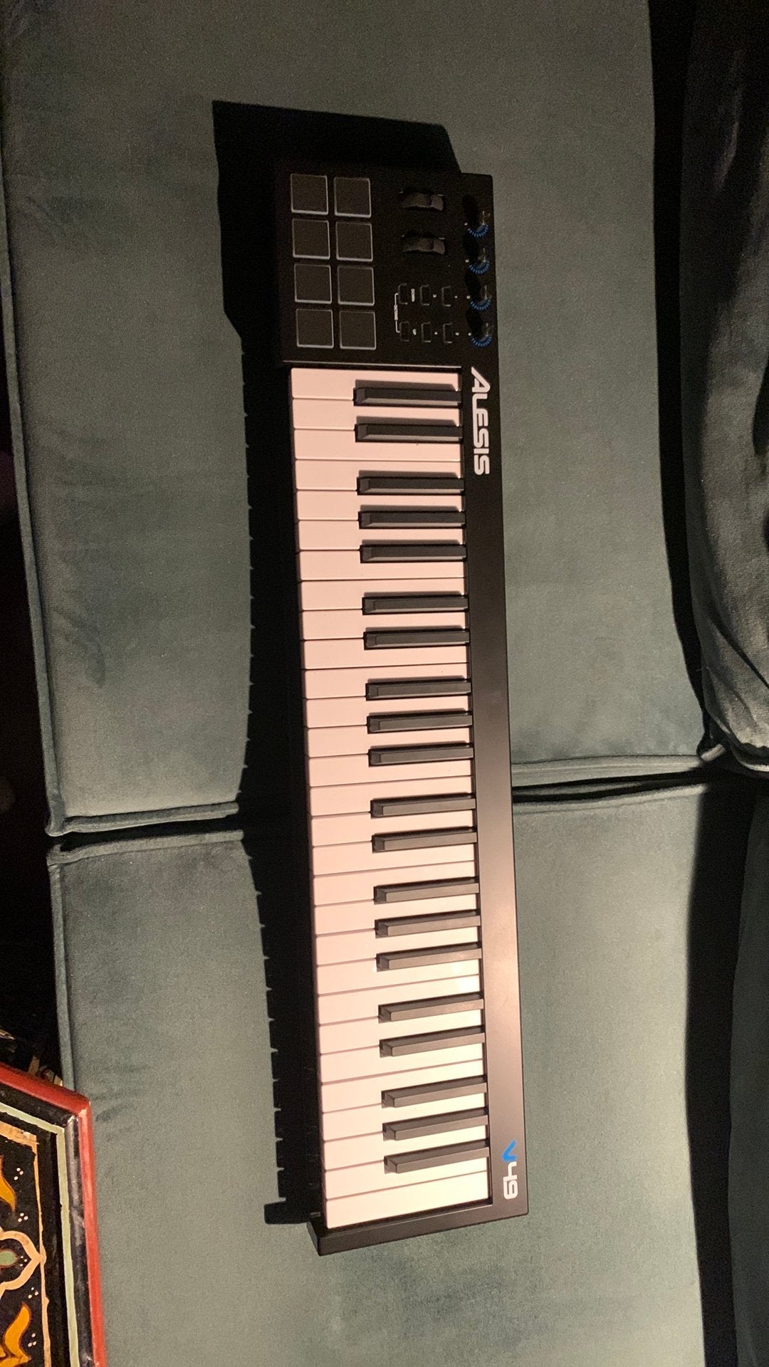 Alesis v49 midi controller, Midi-aansluiting, Zo goed als nieuw, Ophalen, 49 toetsen