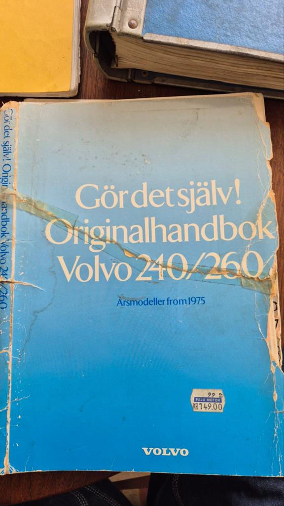 Volvo 240 / 260 Werkplaatshandboek 1975-1986, Ophalen of Verzenden, Gelezen, Volvo, Zweeds Volo