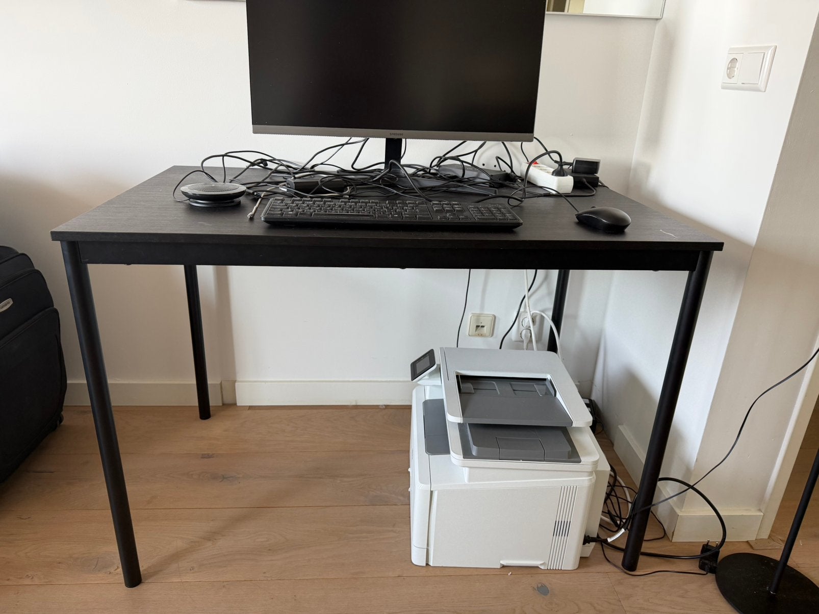 Sandsberg Ikea black table , ideal condition, Huis en Inrichting, Ophalen, Zo goed als nieuw