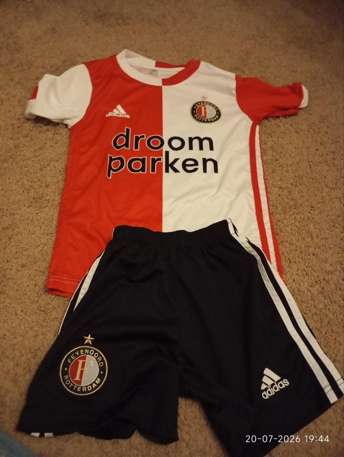 Adidas Feyenoord Thuisshirt en broekje Maat 128, Kinderen en Baby's, Ophalen, Adidas, Gebruikt, Jongen of Meisje