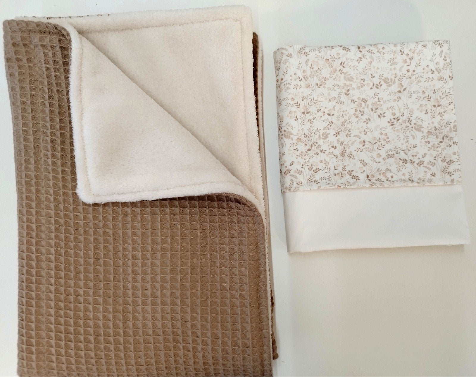 Taupe wafeldeken met bijpassend laken, Kinderen en Baby's, Dekens, Slaapzakjes en Inbakerproducten, Ophalen of Verzenden, Nieuw