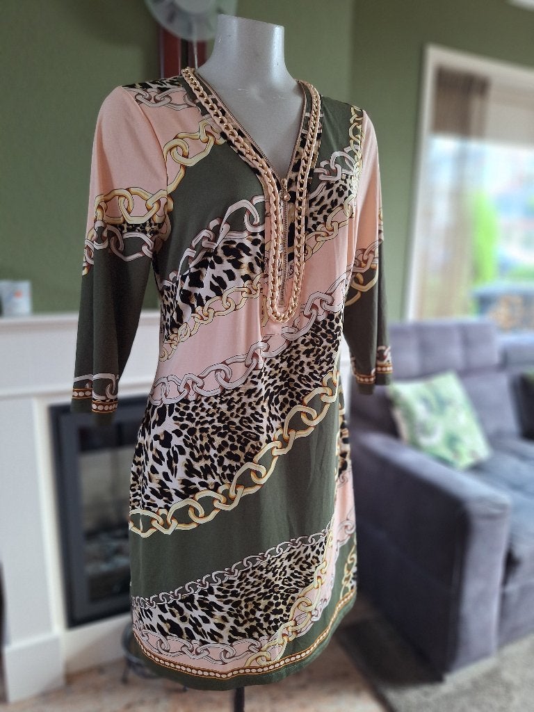 K-design groen oranje luipaard ketting jurk M, Kleding | Dames, Jurken, Maat 38/40 (M), K-design, Verzenden, Zo goed als nieuw