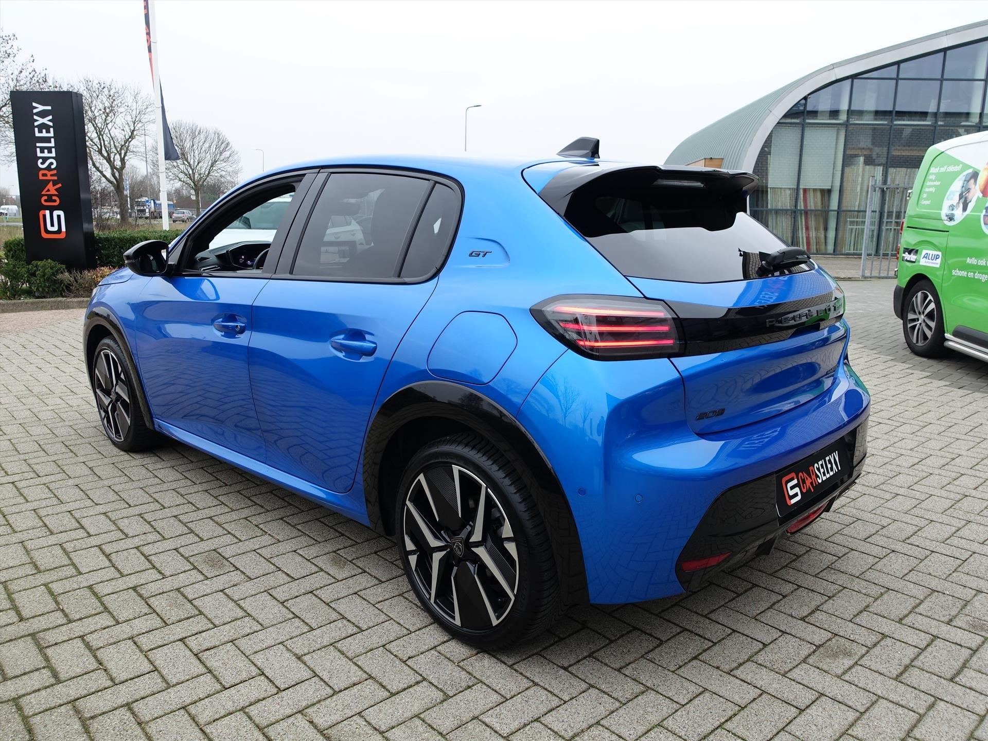 PEUGEOT 208 1.2 Hybrid 145 pk e-DCS6 GT, Auto's, Gebruikt, 1199 cc, Blauw, 650 kg