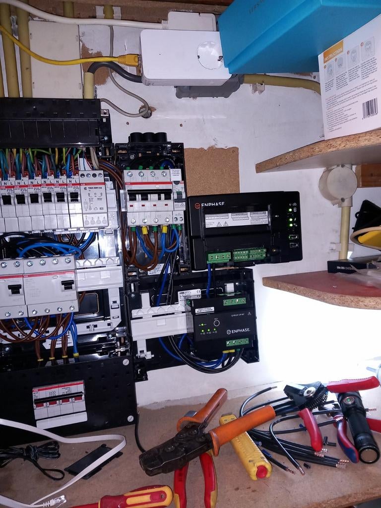 Elektromonteur aangeboden 20+ jaar ervaring