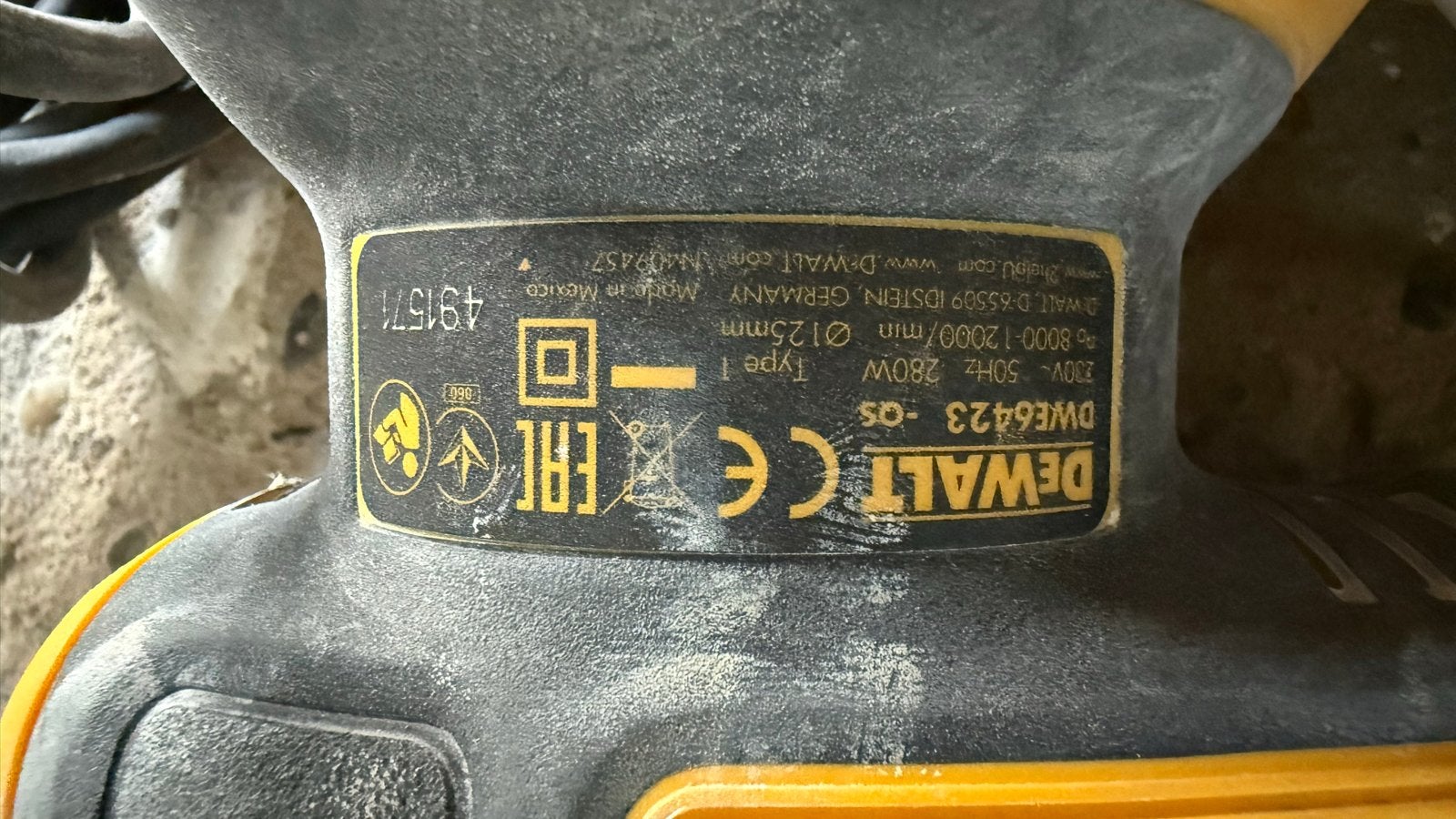 DeWalt DWE6423 Excentrische Schuurmachine met Schuurpapier, Ophalen, Zo goed als nieuw, Minder dan 600 watt, Excentrische schuurmachine
