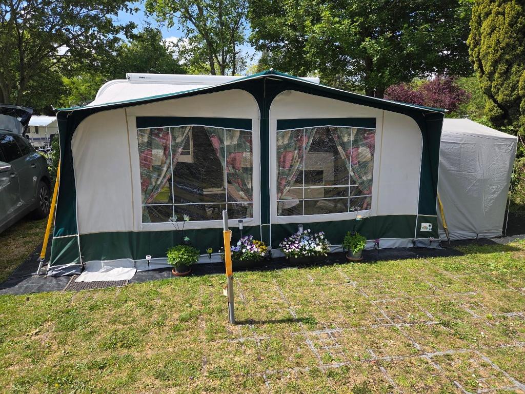 Walker Prominent Royal maat 10, voortent met uitbouw, Caravans en Kamperen, Ophalen, Gebruikt, Ten Cate All Season 200g/m2, Walker Campingstyle