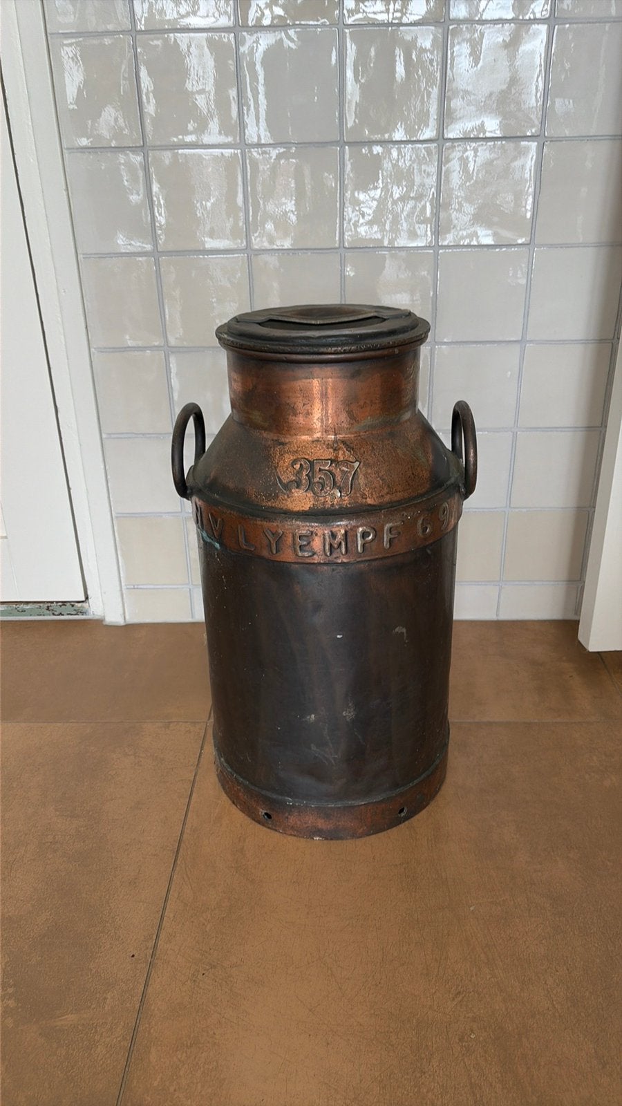 Koperen melkbus, Ophalen, Koper