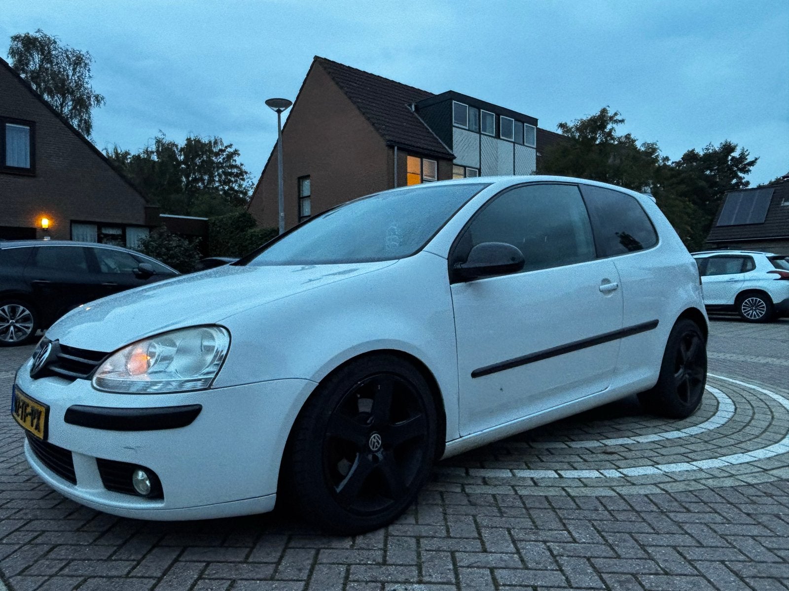 Volkswagen Golf 1.6 16V FSI 85KW 3D 2006 Wit, Voorwielaandrijving, 15 km/l, 4 cilinders, 620 kg