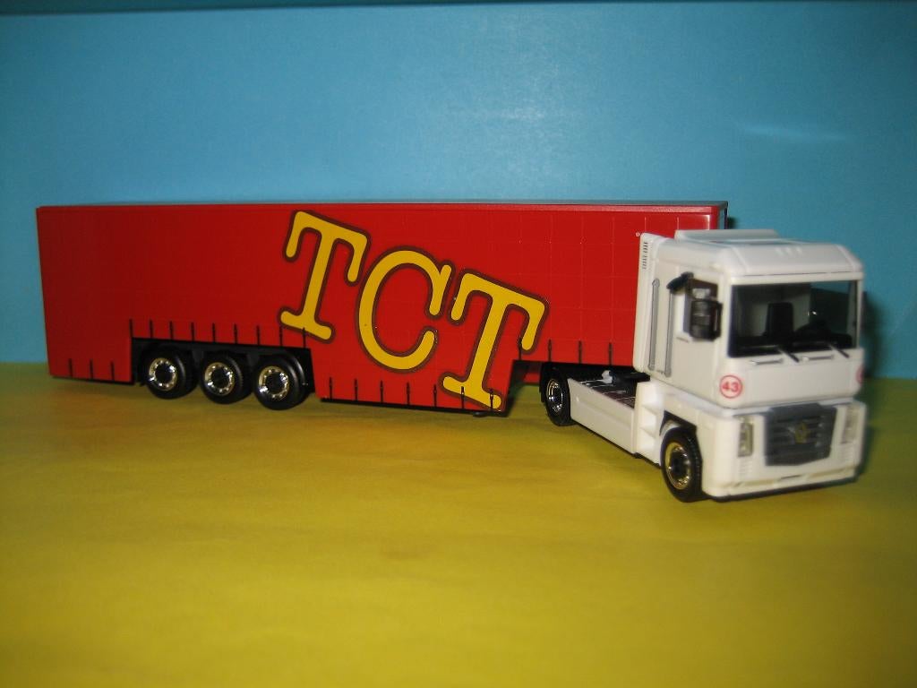 TCT - Getranke  RENAULT magnum met oplegger Herpa, Ophalen of Verzenden, Zo goed als nieuw, Bus of Vrachtwagen, Herpa