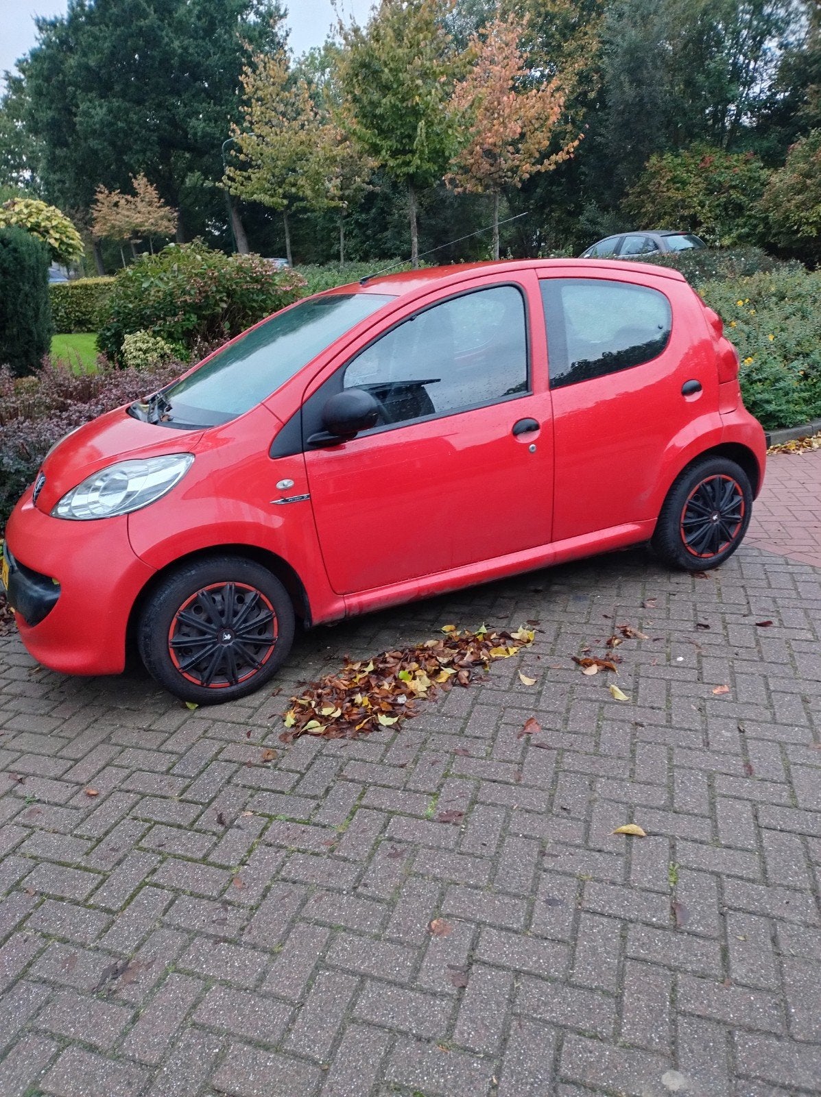 Peugeot 107 1.0 12V 5DR 2006 Rood, Auto's, Voorwielaandrijving, 4 stoelen, 68 pk, Handgeschakeld