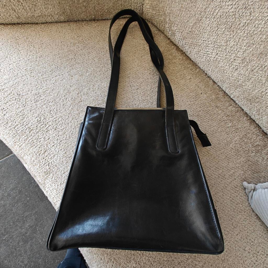 Leren schoudertas, handtas. La Moda, Sieraden, Tassen en Uiterlijk, Tassen | Schoudertassen, Bruin, Ophalen of Verzenden