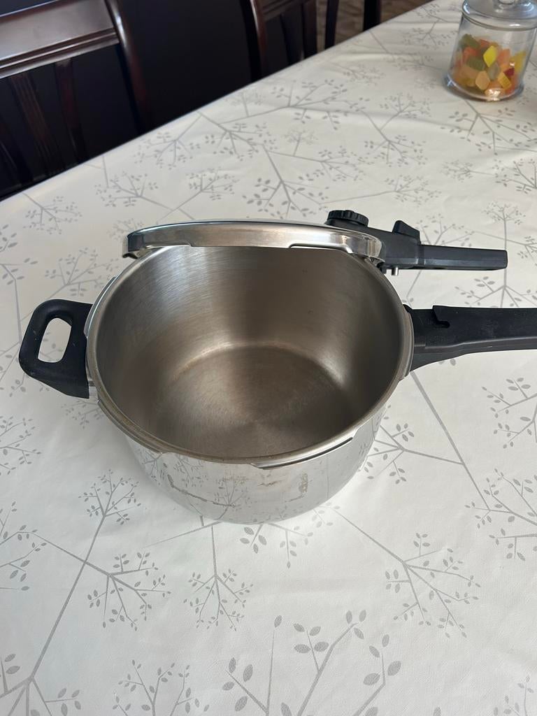 Gebruikte Snelkookpan - RVS, Huis en Inrichting, Keuken | Potten en Pannen, Ophalen, Gebruikt, Rvs, Kookpan of Snelkookpan