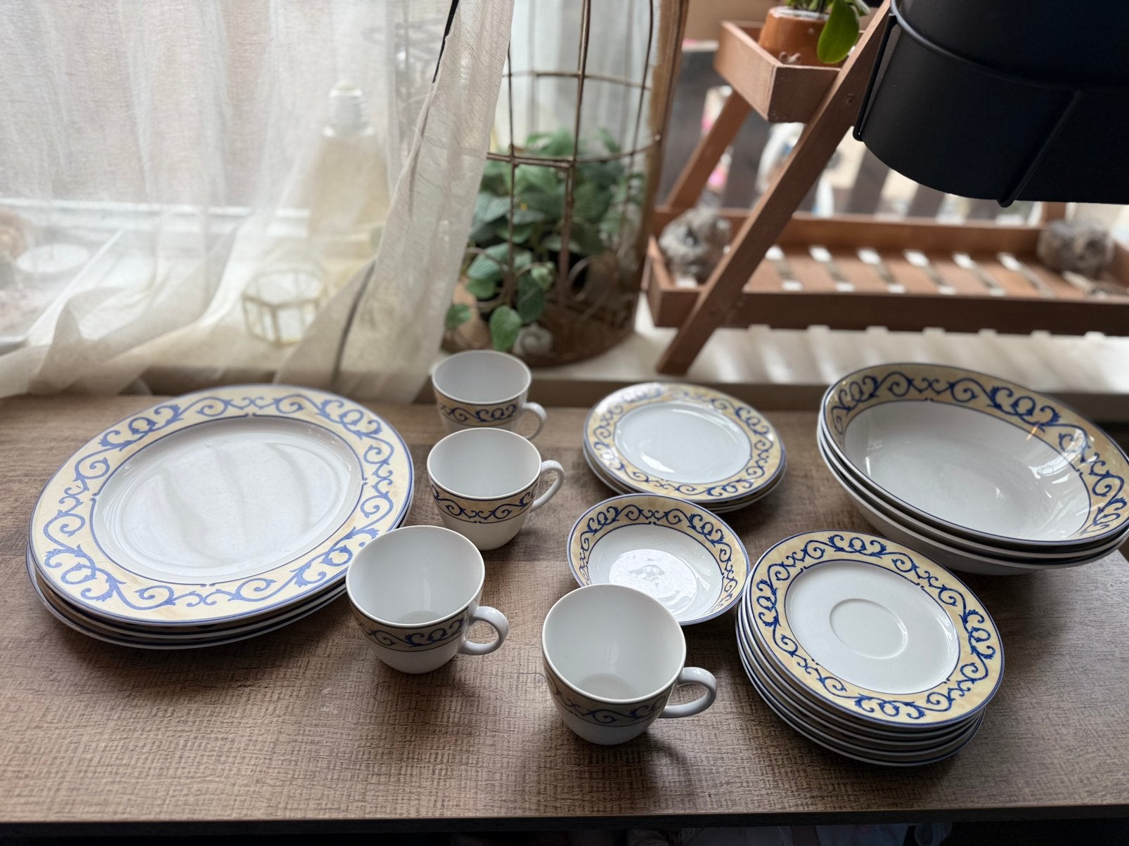 Porseleinen servies Louvre – 19-delig, Huis en Inrichting, Keuken | Servies, Ophalen