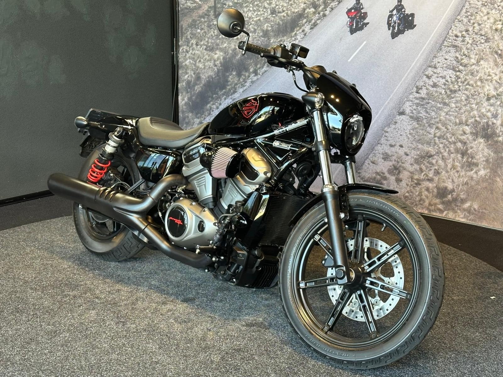 Harley-Davidson RH975 NIGHTSTER (bj 2022), Laan van Vredenoord 33
2289 DA  RIJSWIJK, NL, Bedrijf, Overig, Sales@harleydavidsonrotterdam.nl