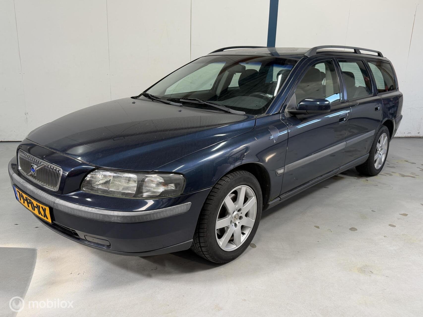 Volvo V70 2.4 Edition II APK 15-10-2027 / RUNNER / EXPORT, Auto's, Voorwielaandrijving, Verwarmde buitenspiegels, Blauw, Euro 4