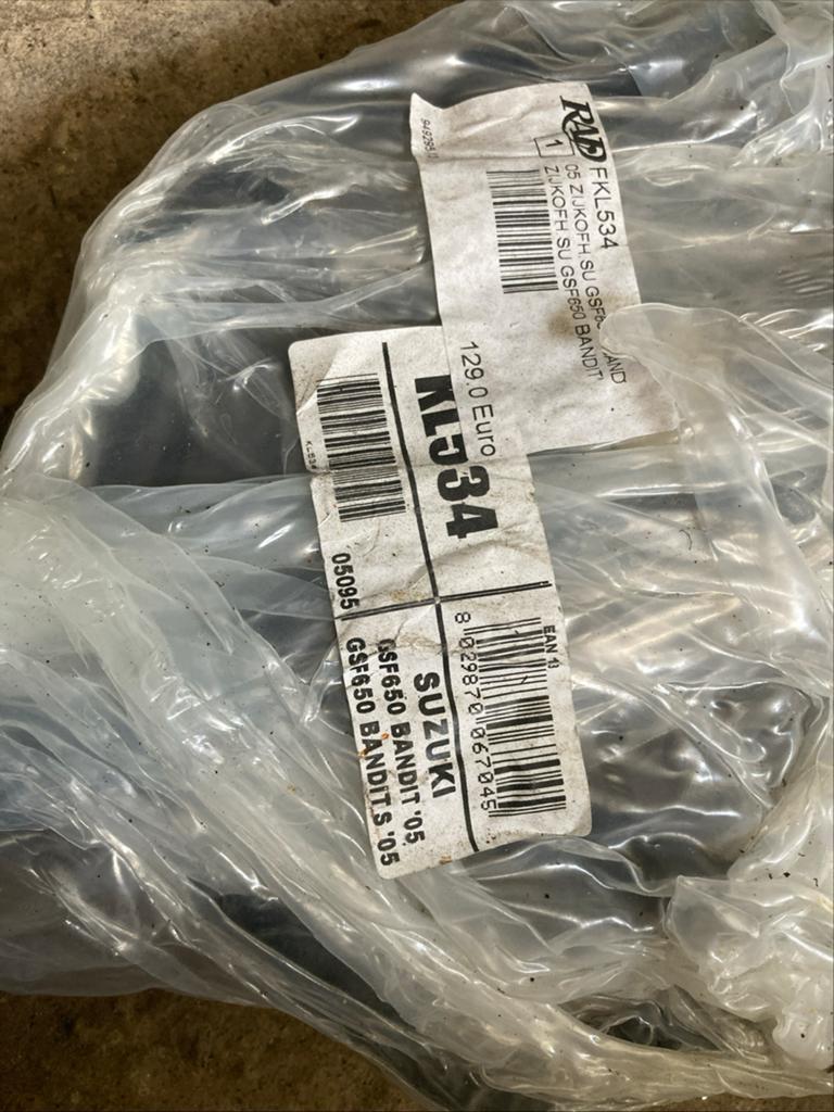 Nieuwe set Givi zijdragers Suzuki GSF650 Bandit '05, Ophalen of Verzenden, Nieuw