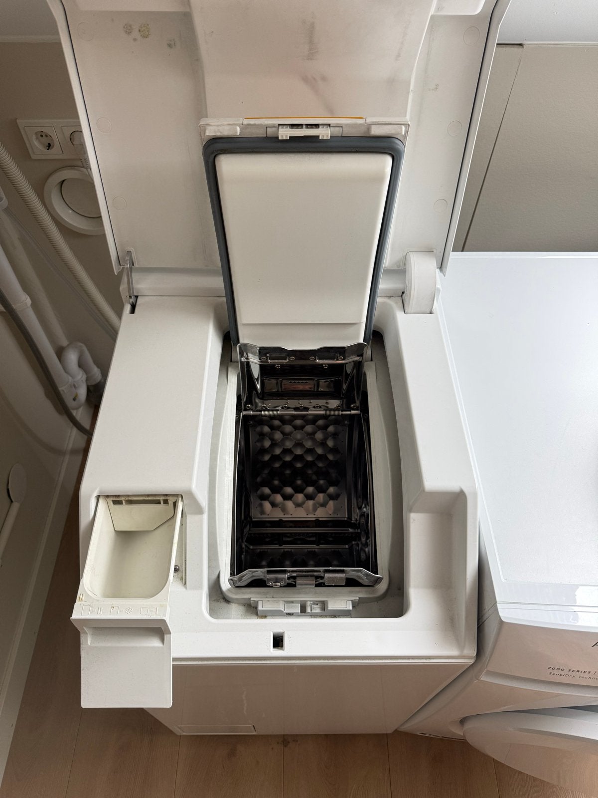Miele W 667 Bovenlader Wasmachine - Zo goed als nieuw, 1200 tot 1600 toeren, 4 tot 6 kg, Bovenlader, Ophalen of Verzenden
