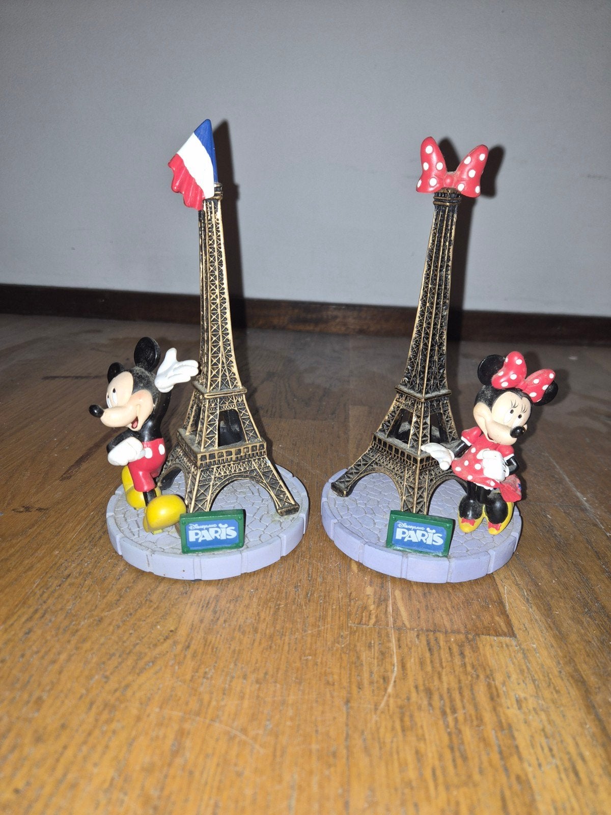 Mickey & Minnie Eiffeltoren Beeldjes - Disneyland Parijs, Ophalen of Verzenden, Mickey Mouse, Gebruikt, Beeldje of Figuurtje