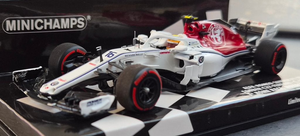 Minichamps Alfa Romeo C37-Ferrari 2018 Charles Leclerc 1:43, Ophalen of Verzenden, Nieuw, Auto, MiniChamps