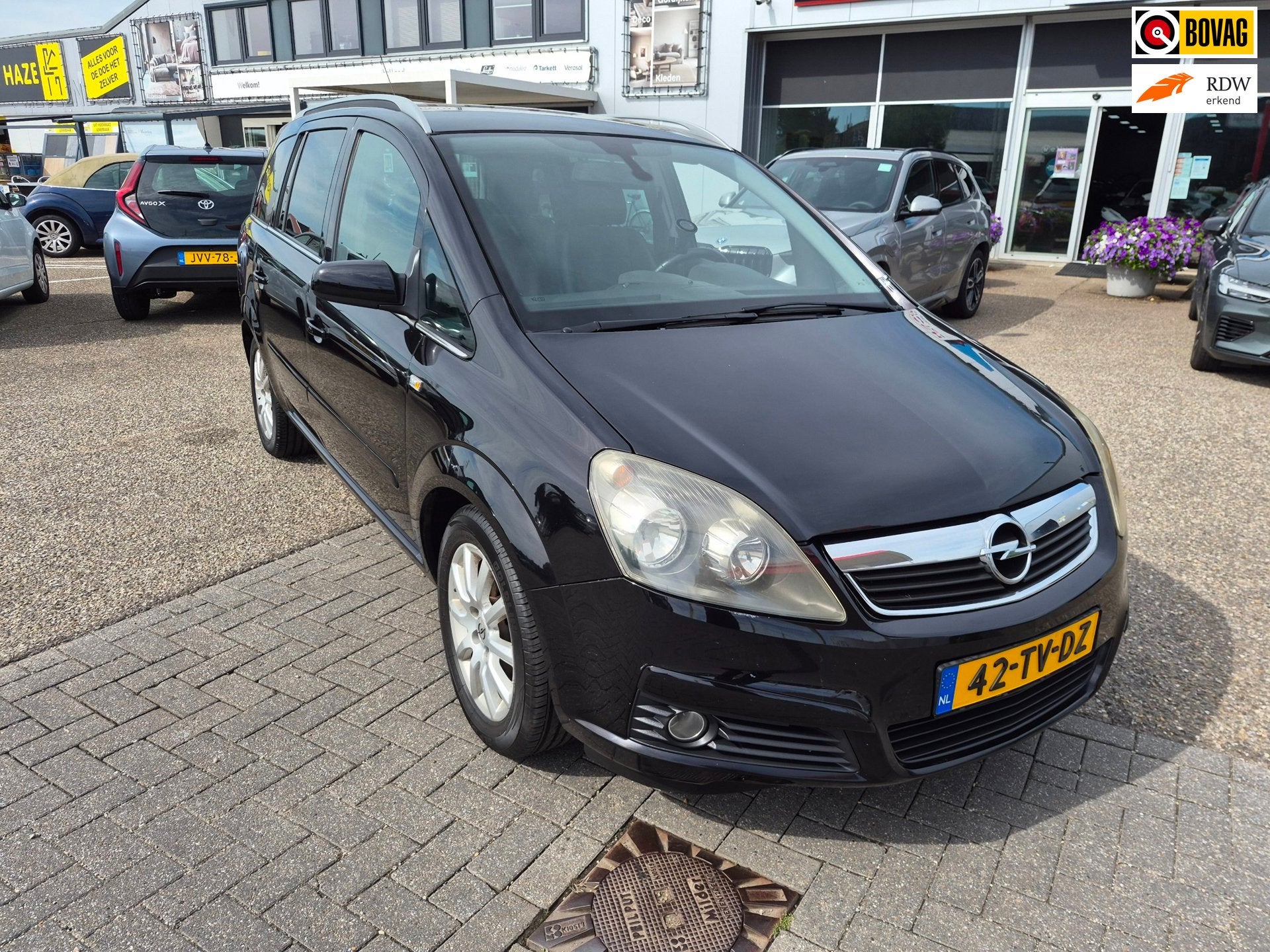 Opel Zafira 2.2 Cosmo, Auto's, Voorwielaandrijving, Stof, Gebruikt, Zwart